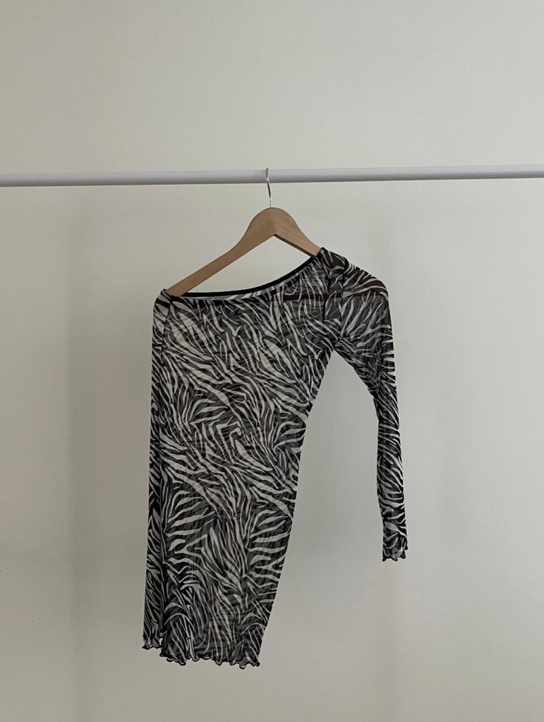 Vestido de tul estampado una manga